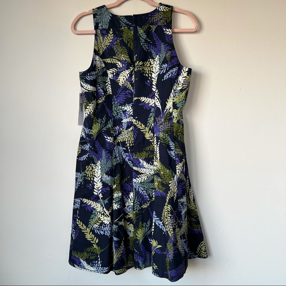 Adorne NWT Navy Fit & Flare Dress Leaf Pattern V Neck Size 8 - Picture 7 of 7
